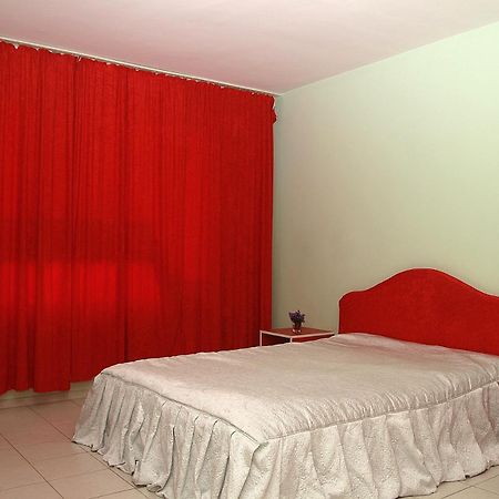 Hotel Kamelia 瓦爾納 外观 照片